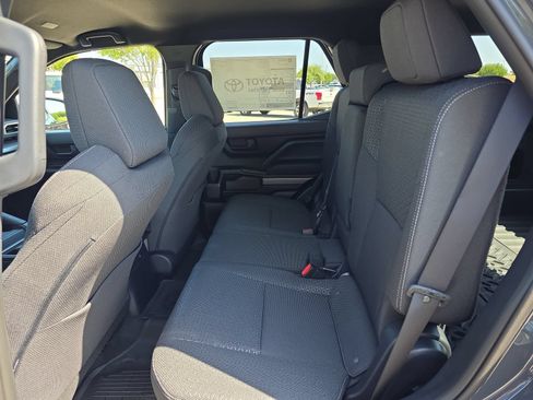 New 2026 Toyota 4Runner SR5 AWD/4WD image 10
