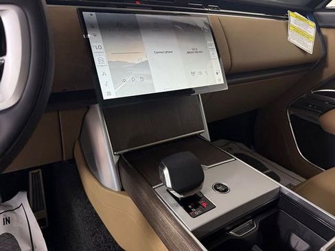 Certified 2025 Land Rover Range Rover SE AWD/4WD image 34