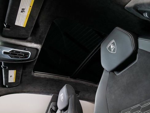 Used 2022 Lamborghini Urus image 25