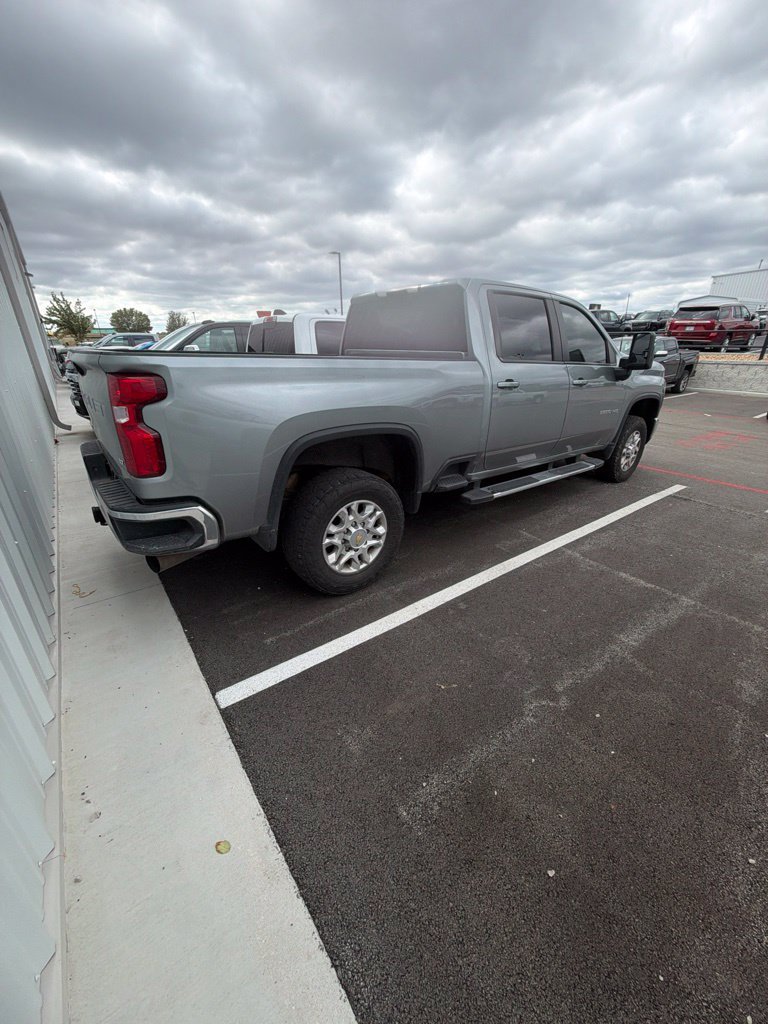 Used 2024 Chevrolet Silverado 3500 LT w/ Convenience Package AWD/4WD image 3