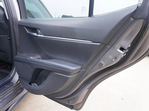 Used 2023 Toyota Camry SE image 22