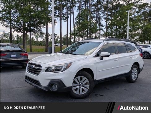 Used 2019 Subaru Outback 2.5i Premium AWD/4WD image 1