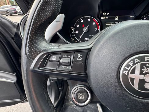 Used 2022 Alfa Romeo Giulia Veloce image 20