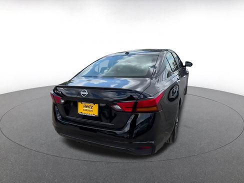 Used 2025 Nissan Altima 2.5 SV FWD image 14