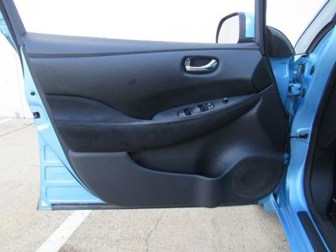 Used 2015 Nissan Leaf S w/ Charge Package image 12