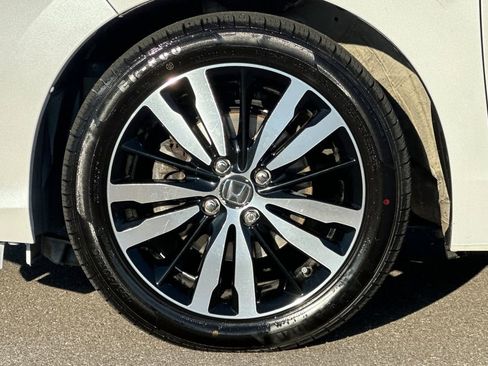 Used 2018 Honda Fit EX image 25