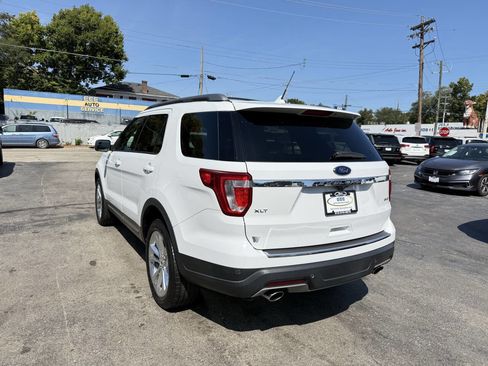Used 2018 Ford Explorer XLT w/ Equipment Group 202A image 6