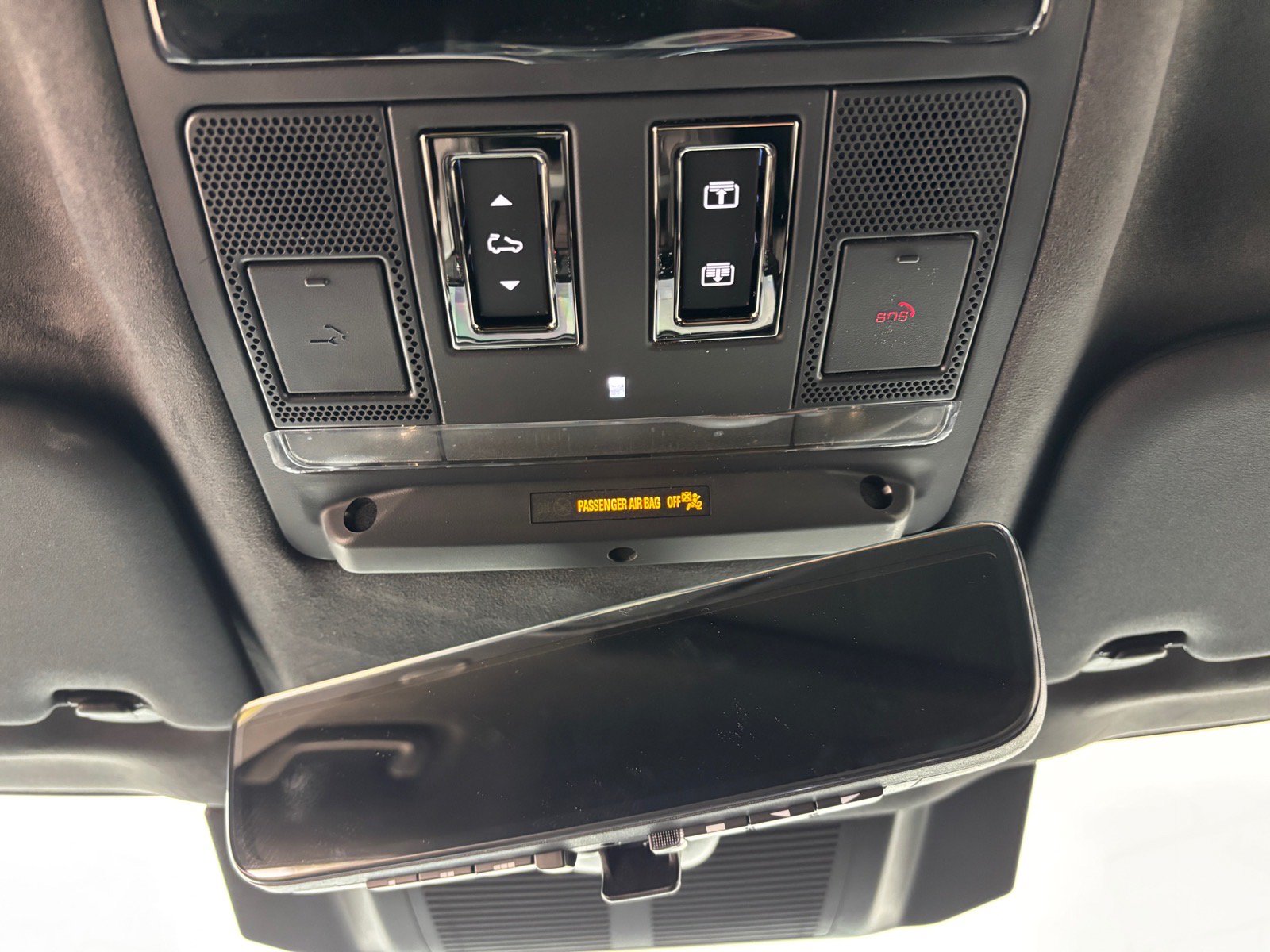 New 2026 Land Rover Defender 110 OCTA AWD/4WD image 12