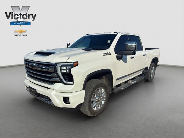 Used 2024 Chevrolet Silverado 2500 High Country w/ High Country Premium Package AWD/4WD image 3