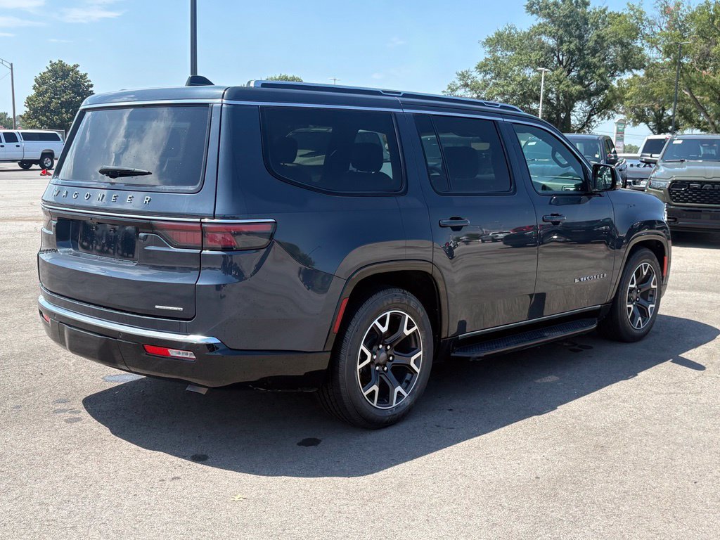 Used 2024 Jeep Wagoneer Series III AWD/4WD image 8