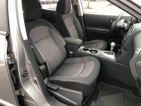 Used 2013 Nissan Rogue SV w/ Premium Pkg image 24