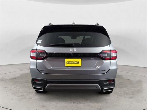 Certified 2025 Honda Pilot Touring image 4