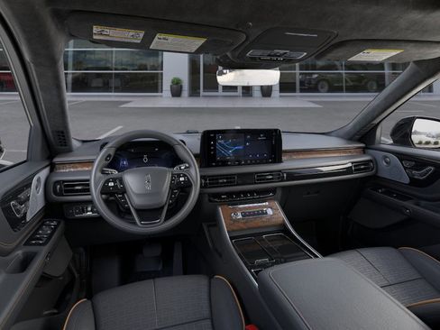 New 2025 Lincoln Aviator Black Label image 9