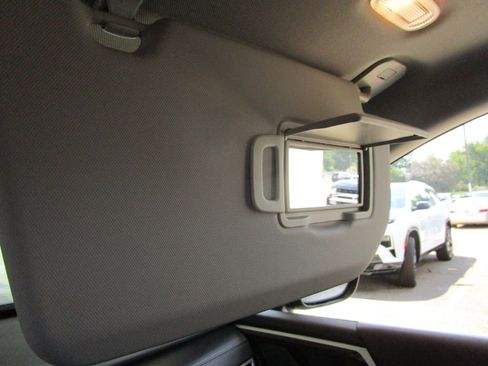 Used 2024 Mitsubishi Outlander SE image 36