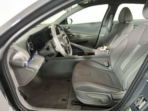 Certified 2024 Hyundai Elantra SEL w/ Convenience Package FWD image 11