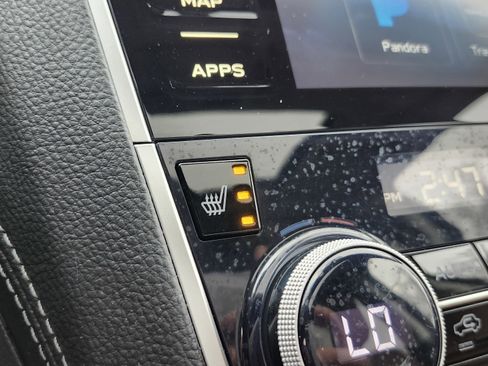 Used 2019 Subaru Outback 2.5i Touring image 9