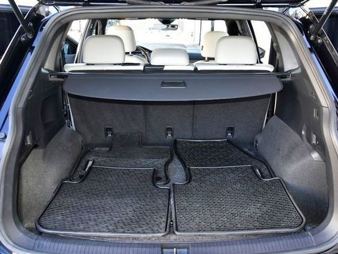 Used 2023 Volkswagen Tiguan SE R-Line image 30