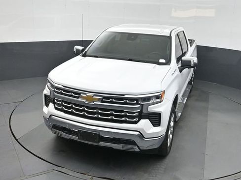 Used 2025 Chevrolet Silverado 1500 LTZ AWD/4WD image 34