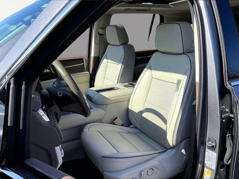 Used 2021 GMC Yukon Denali w/ Denali Premium Package image 15