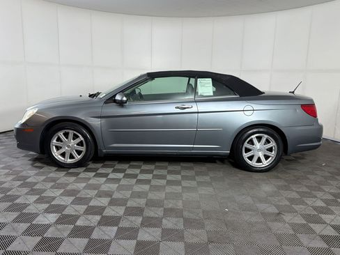 Used 2008 Chrysler Sebring Limited FWD image 2