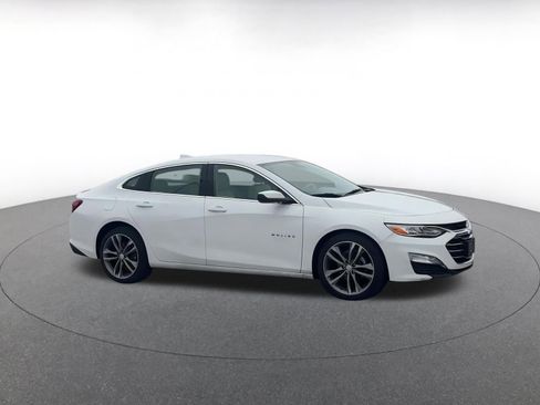 Used 2024 Chevrolet Malibu LT image 2