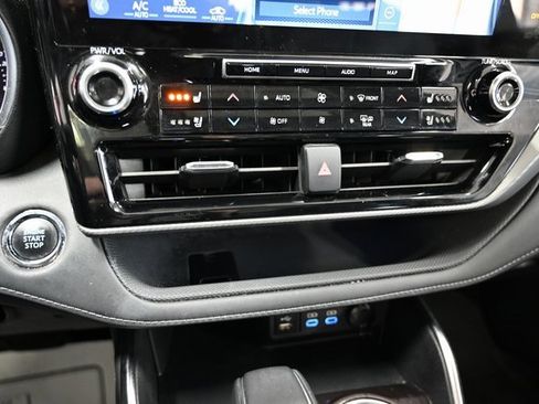 Used 2022 Toyota Highlander Platinum image 19