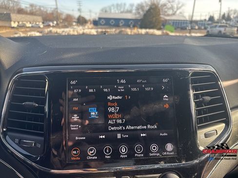 Used 2020 Jeep Grand Cherokee Limited image 20