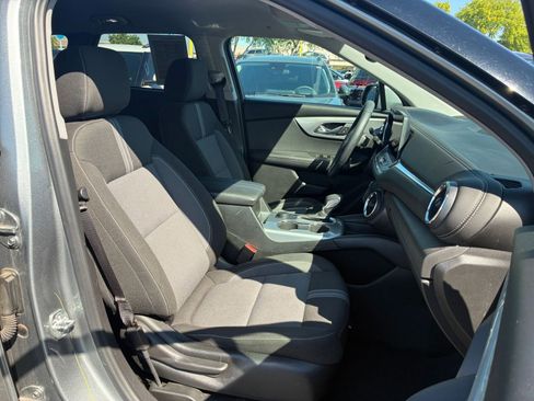 Used 2025 Chevrolet Blazer LT image 37