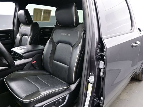 Used 2022 RAM 1500 Laramie AWD/4WD image 15