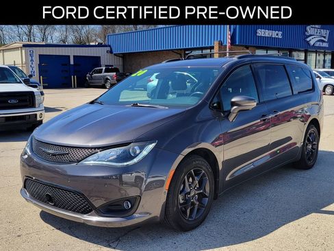 Used 2020 Chrysler Pacifica Limited w/ Advanced Safetytec Group image 2