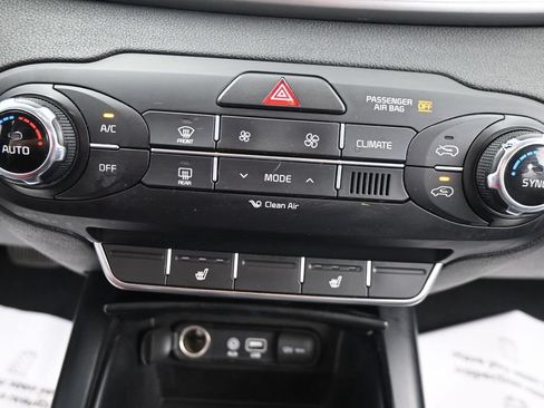 Used 2017 Kia Sorento FWD w/ LX Convenience Package image 26