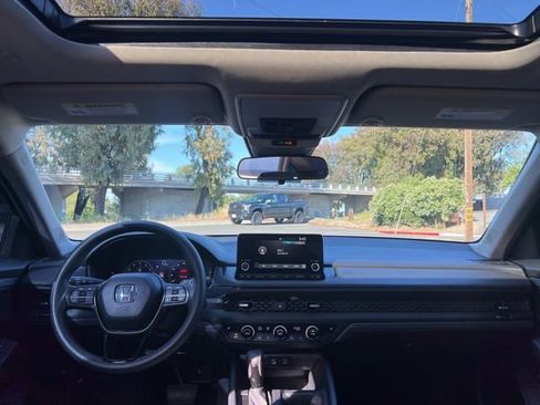 Used 2025 Honda Accord SE image 18