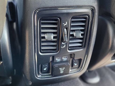 Used 2020 Jeep Grand Cherokee Overland image 12