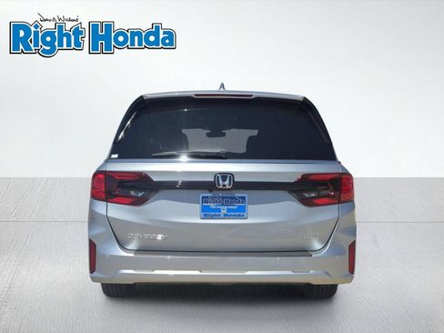 New 2026 Honda Odyssey Elite image 5