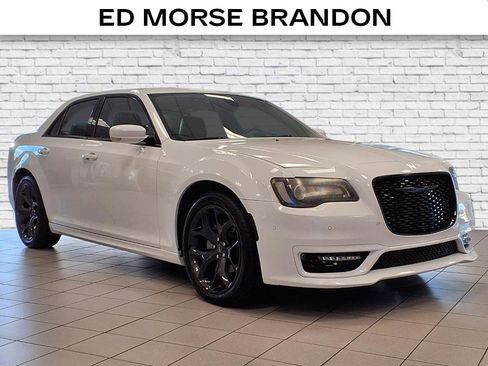 Used 2022 Chrysler 300 Touring L image 6