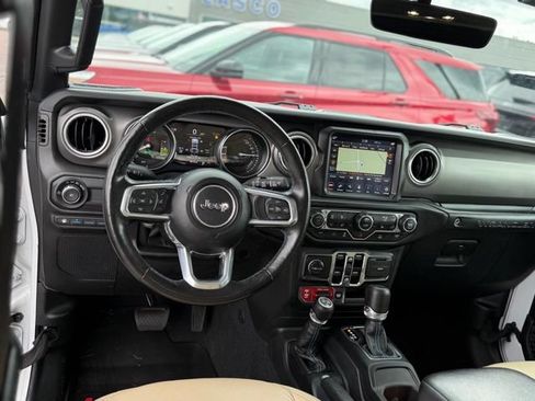 Used 2023 Jeep Wrangler Unlimited Rubicon 4xe w/ Cold Weather Group AWD/4WD image 6