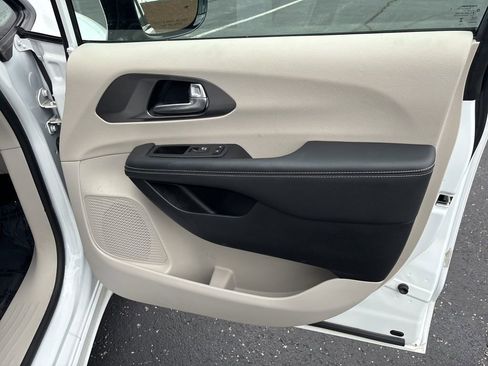 Used 2024 Chrysler Pacifica Touring-L w/ Road Tripper Package FWD image 35