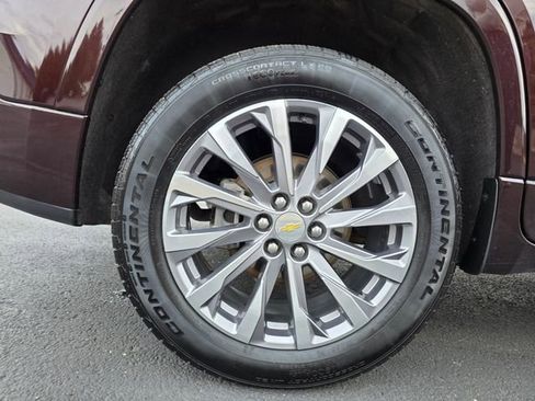 Used 2023 Chevrolet Traverse Premier image 9
