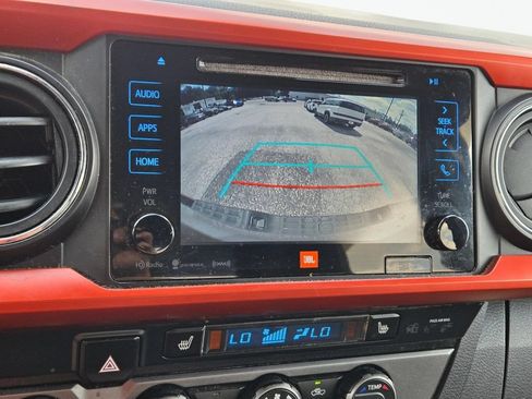 Used 2019 Toyota Tacoma TRD Off-Road AWD/4WD image 25
