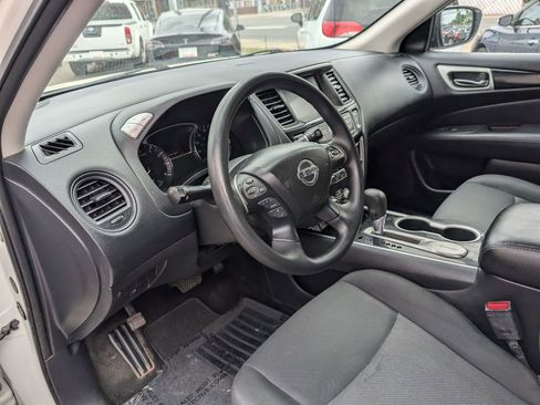 Used 2020 Nissan Pathfinder S FWD image 12