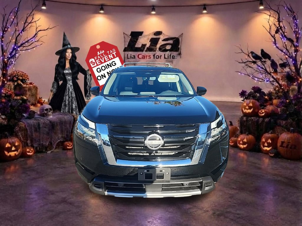 Used 2025 Nissan Pathfinder SL AWD/4WD image 9