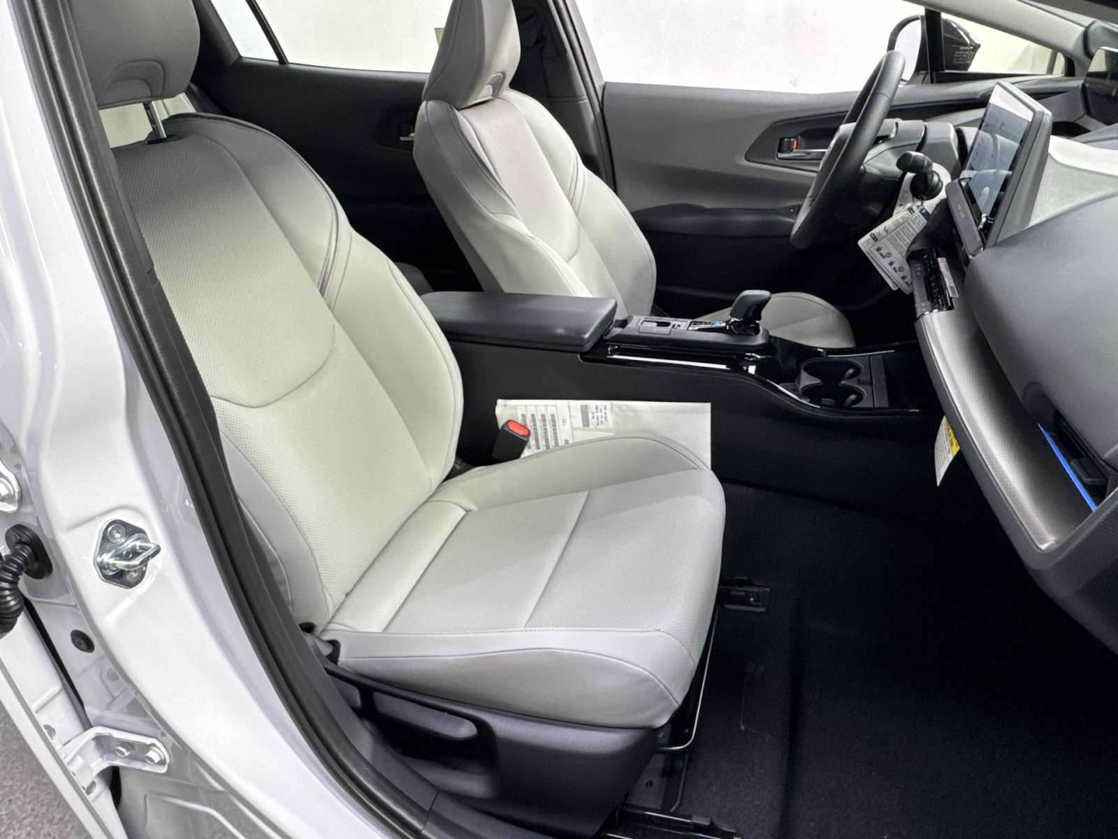 New 2027 Toyota Prius Limited w/ Limited Premium Package AWD/4WD image 36