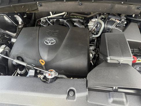 Used 2017 Toyota Highlander XLE w/ Protection Package #3 image 18