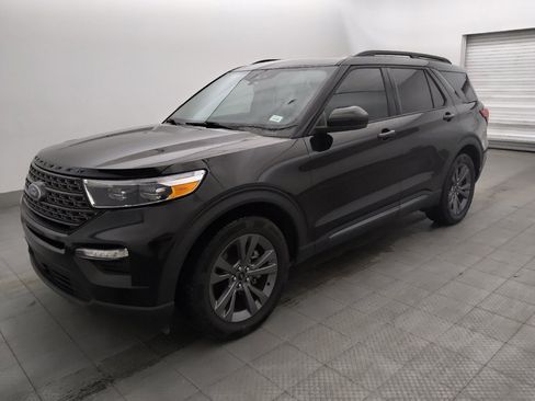 Used 2024 Ford Explorer XLT w/ Equipment Group 202A RWD image 2