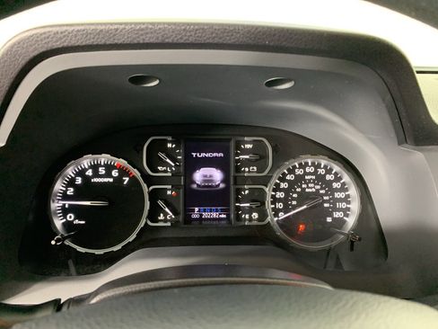 Used 2019 Toyota Tundra SR5 w/ SR5 Upgrade Package image 23