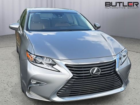 Used 2018 Lexus ES 350 w/ Navigation System Package FWD image 4