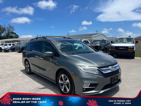 Used 2018 Honda Odyssey Touring image 2