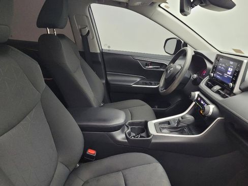 Used 2019 Toyota RAV4 XLE w/ Convenience Package FWD image 21