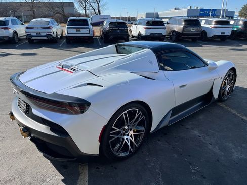 Used 2023 Maserati MC20 Spyder image 3