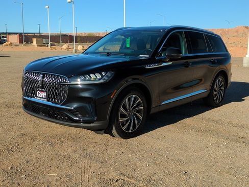 Used 2025 Lincoln Aviator 2WD image 7